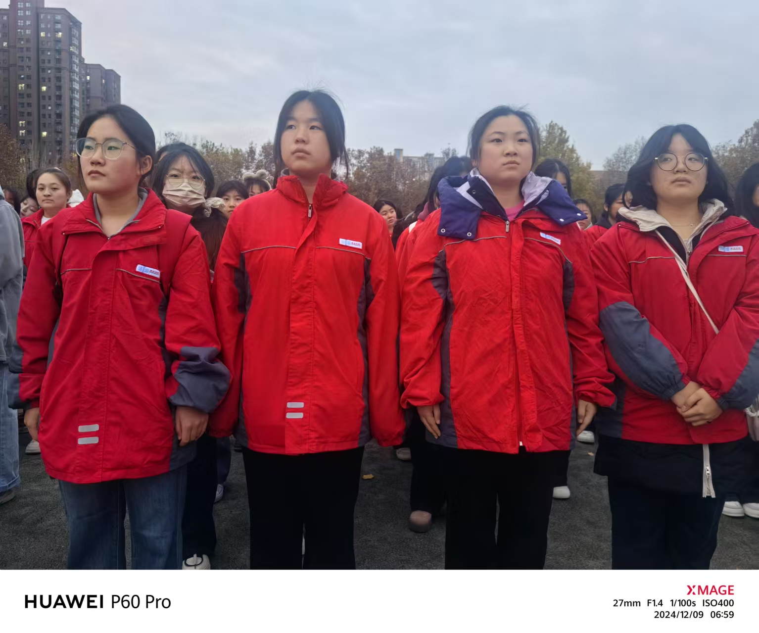 商丘四高举行“国旗下的讲话”活动