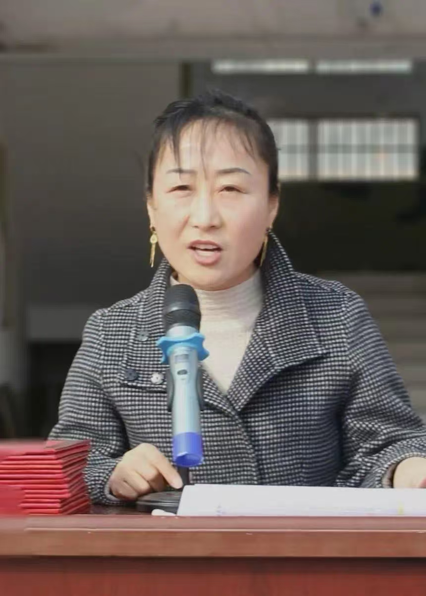 春华风暖金蛇舞  守正创新争潮头  ——商丘市梁园区李庄一中2025春季开学典礼