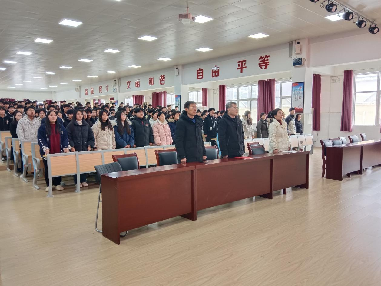 　传承雷锋精神 培育时代新人——  　　虞城县完全中学“学雷锋”主题教育活动  