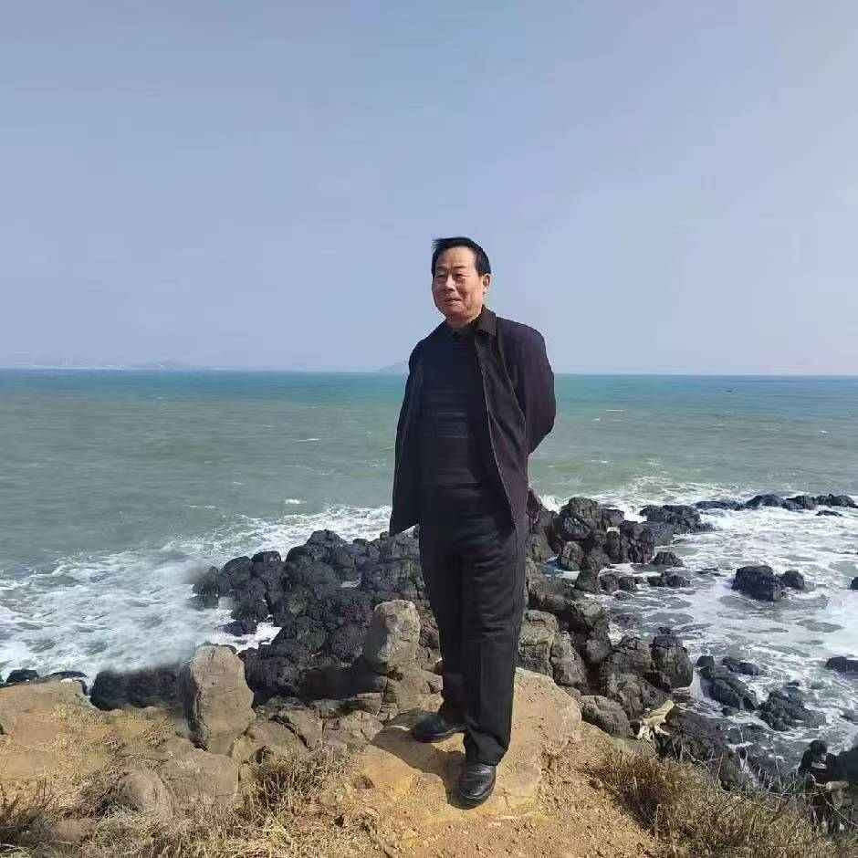不凡的信念在光影世界里徜徉  ——记中国电视艺术家协会会员张晓峰
