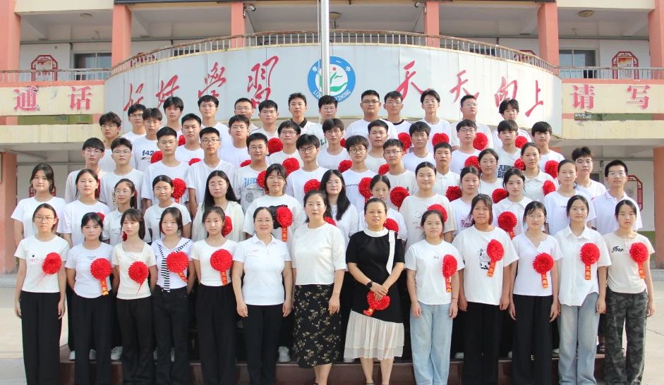 硕果盈枝传捷报 砥砺奋进谱新篇 ——李庄镇第一中学教育集团捷报频传