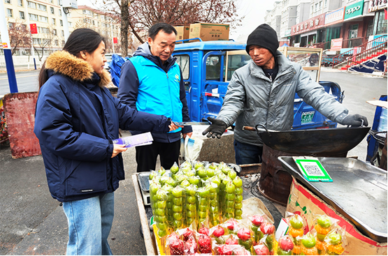 新疆生产建设兵团第五师八十四团司法所： 集市“送法”暖民心  法律援助护民生