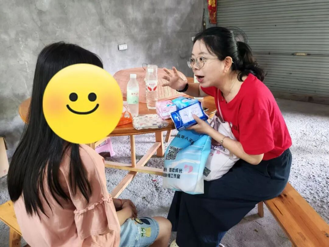 　青田慈善为侨乡留守儿童  　　补上缺失的生理卫生课